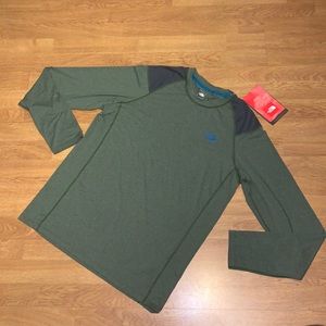 NWT The North Face Long-Sleeve Paramount Tech Tee